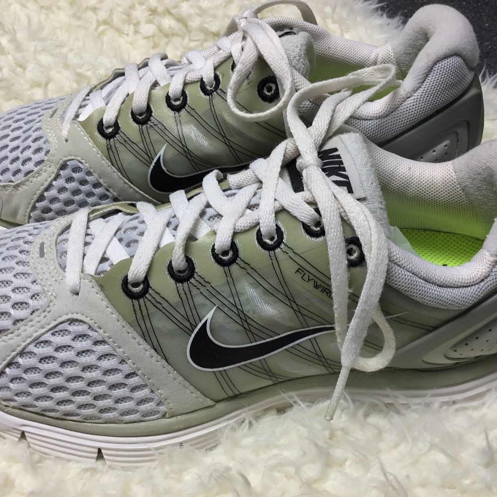 Nike Lunarglide 2 Flywire Women’s Running Shoe
